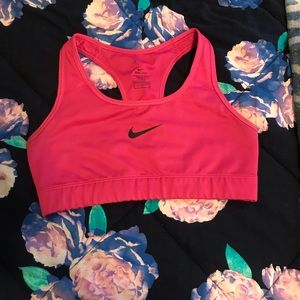 pink nike sports bra